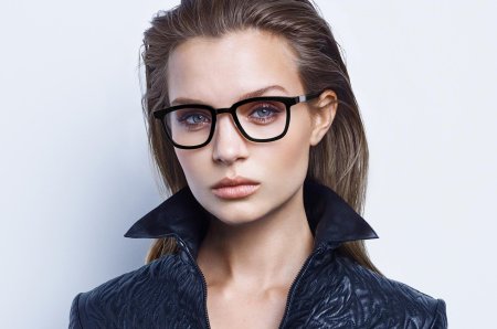 Жозефин скривер в очках