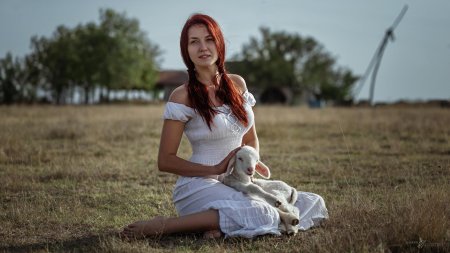 Девушка с ягненком