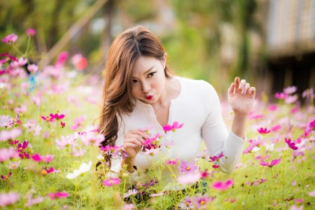 Азиатская девушка