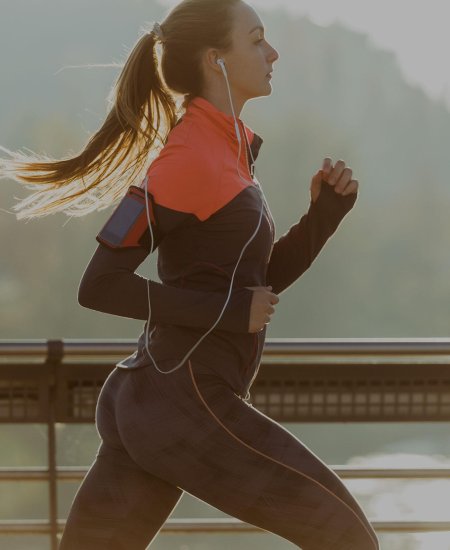Девушка бег