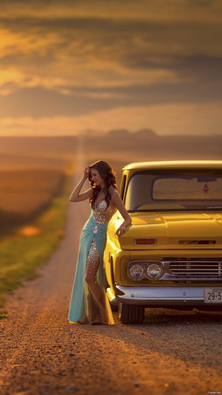 Девушка машина закат