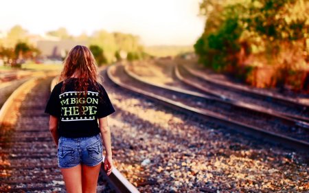 Фотосессия на железнодорожных путях