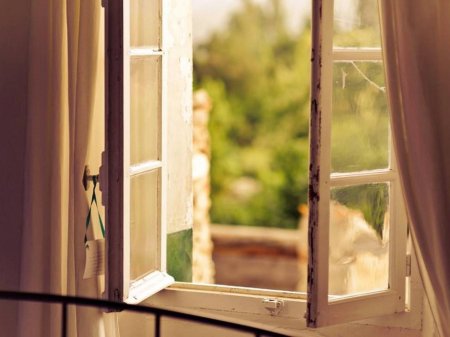 Открытое окно