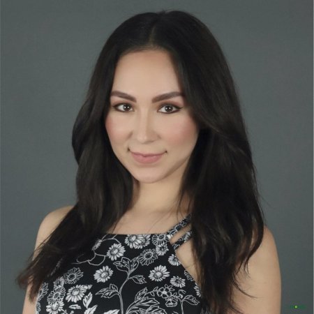 Красивая киргизка