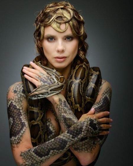 Фотосессия со змеями