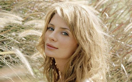 Миша бартон