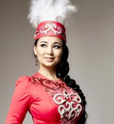 Казахские девушки самые красивые в национальном костюме