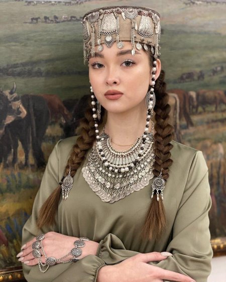 Казахские национальные костюмы женские