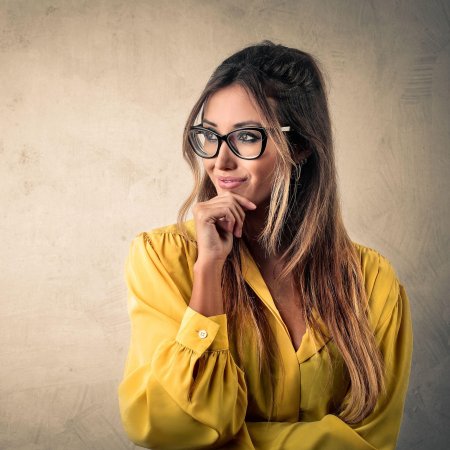 Недовольная девушка