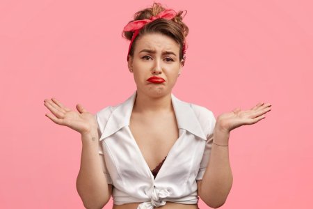 Недовольная женщина