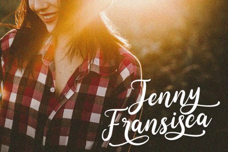 Эшли грин в клетчатой рубашке