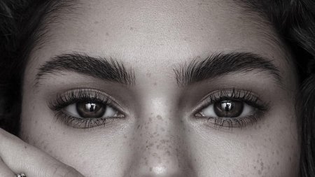 Красивая бровь