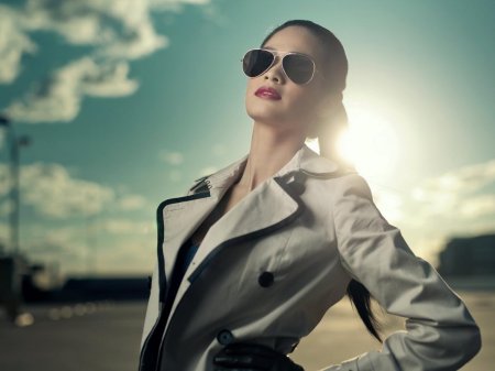 Девушка в очках