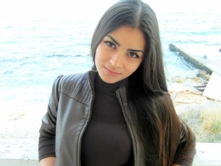 Красивая армянка