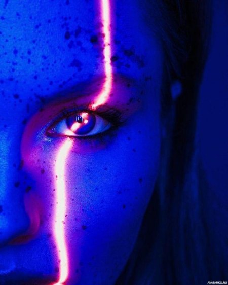Неоновые глаза
