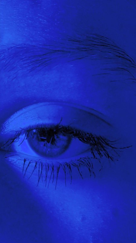 Глаз на аву синий