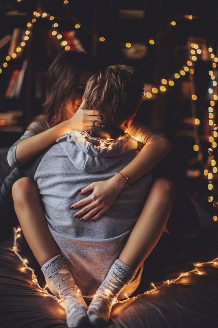 Романтические объятия