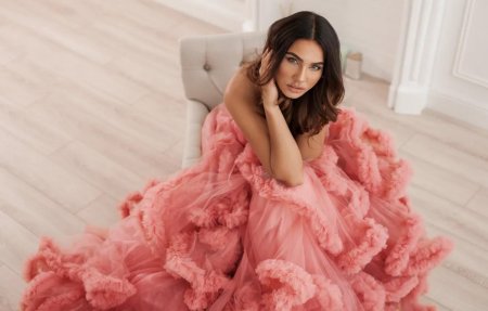 Девушка в красивом платье