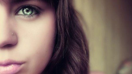 Красивая глаза