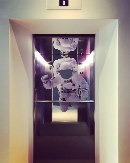 Креативный лифт