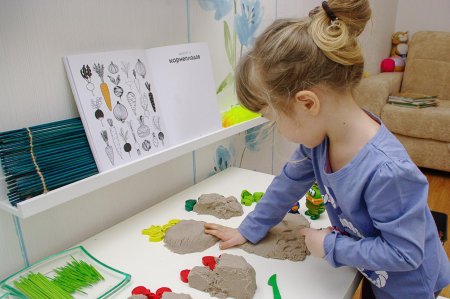 Занятия для детей с кинетическим песком