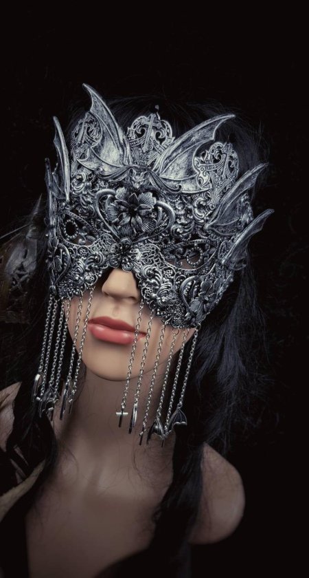 Готическая маска