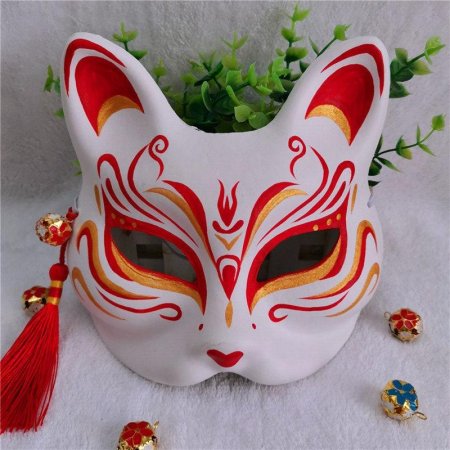 Японская маска кицунэ