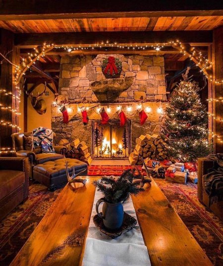 Новогодняя комната с камином
