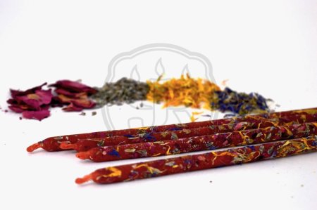 Свеча восковая с травами