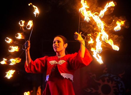 Фаер шоу факир