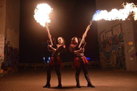 Фаер шоу световое шоу