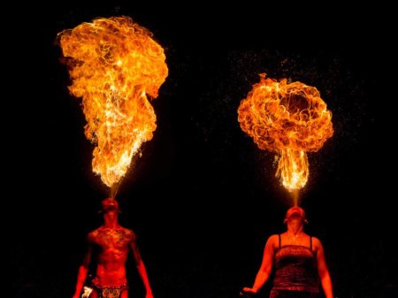 Фаер шоу огонь изо рта