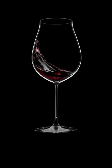 Бокал красного вина