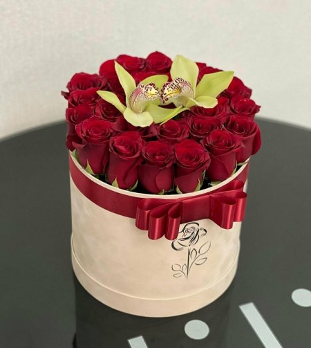 Цветы в коробке