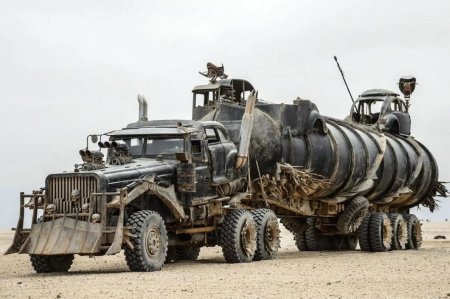 Безумный макс грузовик фуриосы