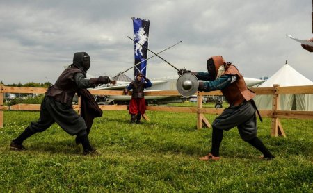 Меч и баклер фехтование