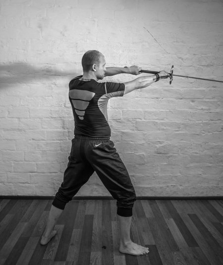 Стойка с мечом