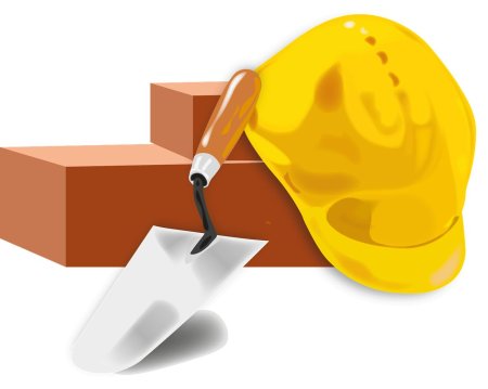 Строительная каска и мастерок