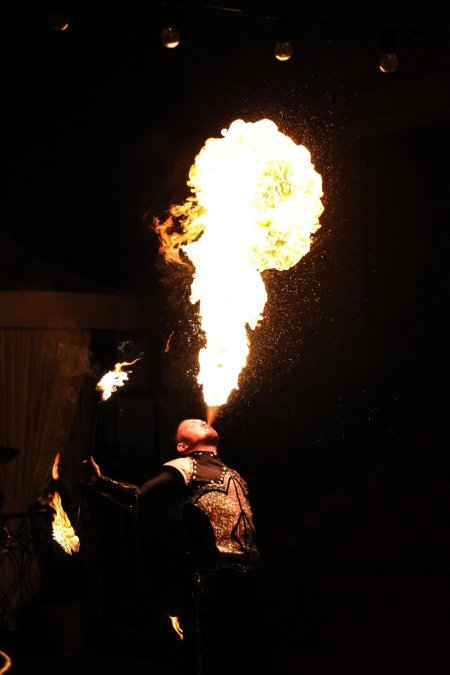 Фаер шоу факир