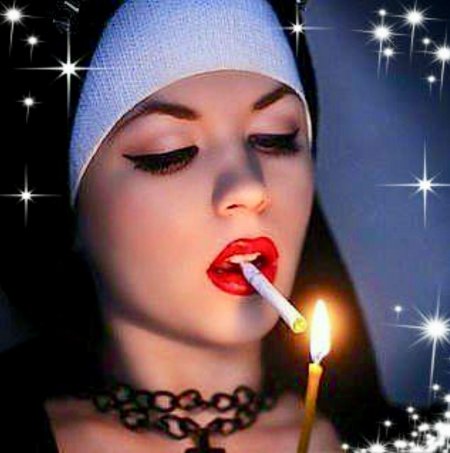 Монашка с сигаретой