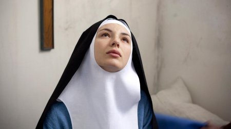 Монахиня la religieuse