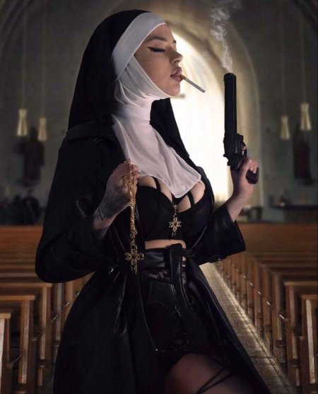 Похотливая монашка