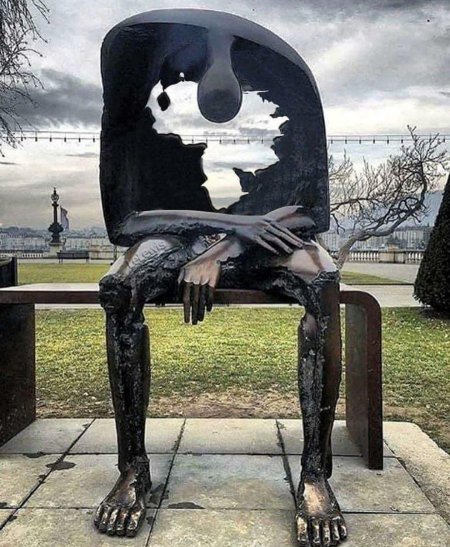 Скульптура меланхолия женева