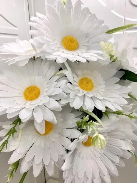 Букет искусственных ромашек