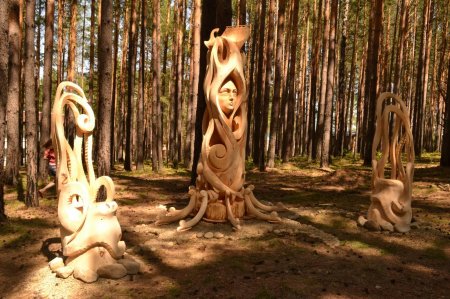 Деревянная скульптура