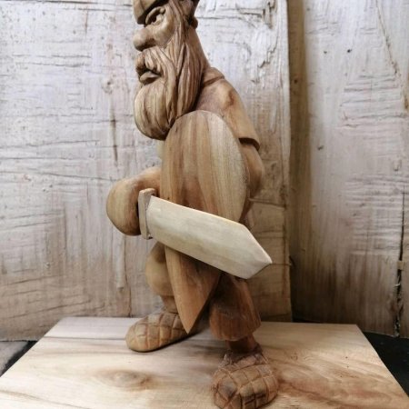 Деревянная скульптура