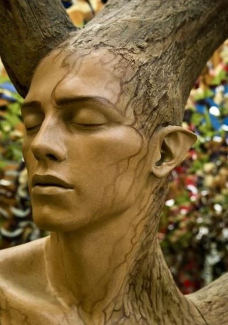 Скульптура из дерева