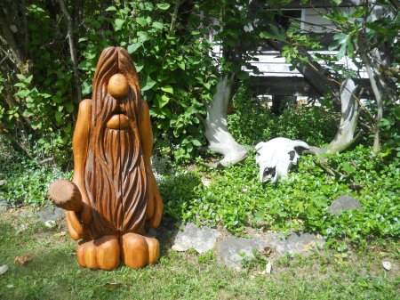 Сказочные скульптуры из дерева