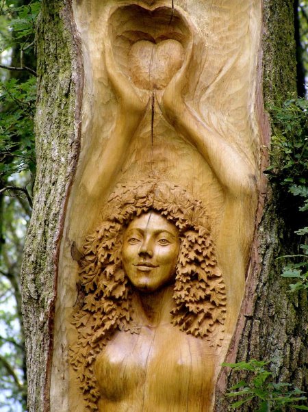 Скульптура из дерева