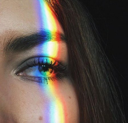 Девушка радуга